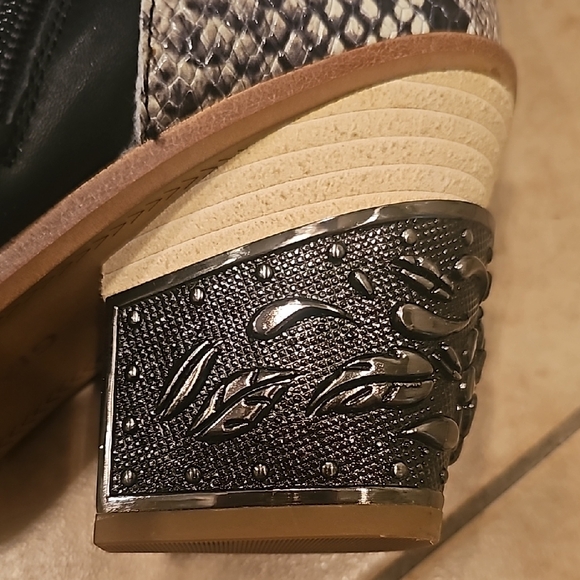 Gianni Bini Black and White Ankle Boots - Picture 4 of 7